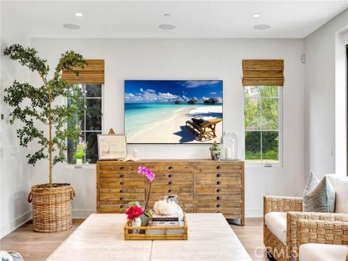 100  Della  , Irvine, CA