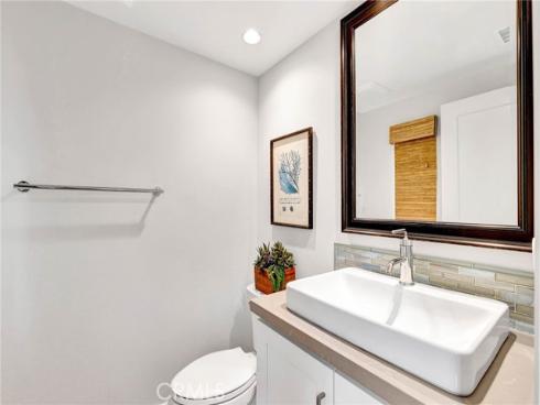 100  Della  , Irvine, CA