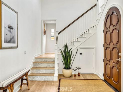 100  Della  , Irvine, CA