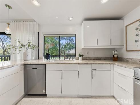 38  Arboles  , Irvine, CA