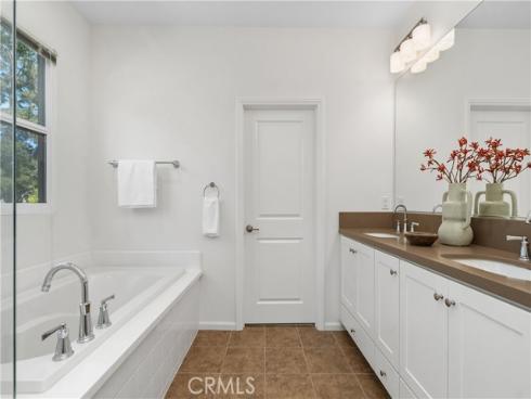 275  Rodeo  , Irvine, CA