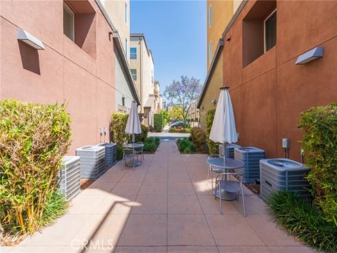 81  Waldorf  , Irvine, CA