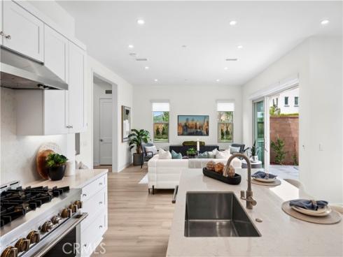 122  Glydon  , Irvine, CA