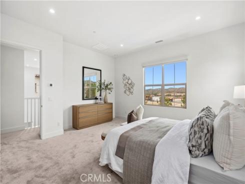 122  Glydon  , Irvine, CA