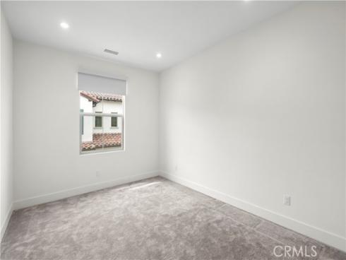 122  Glydon  , Irvine, CA