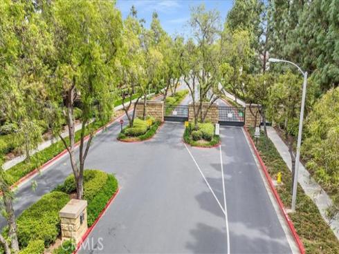 2405  Crescent Oak  , Irvine, CA