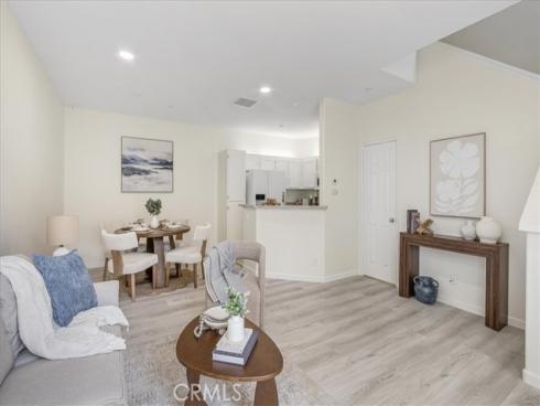 2405  Crescent Oak  , Irvine, CA