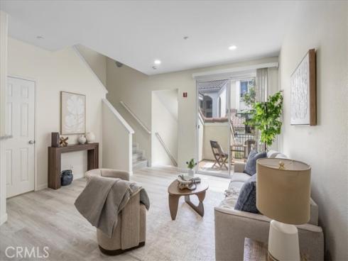 2405  Crescent Oak  , Irvine, CA