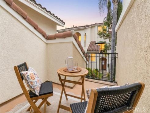 2405  Crescent Oak  , Irvine, CA