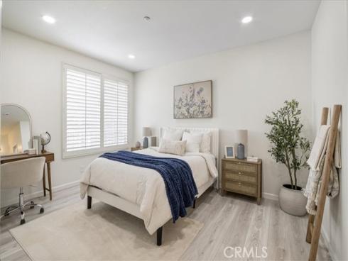 2405  Crescent Oak  , Irvine, CA