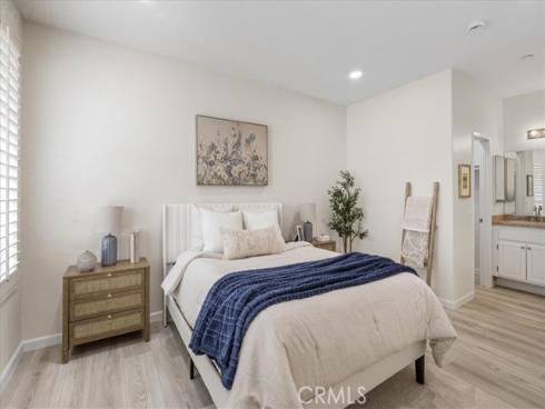 2405  Crescent Oak  , Irvine, CA