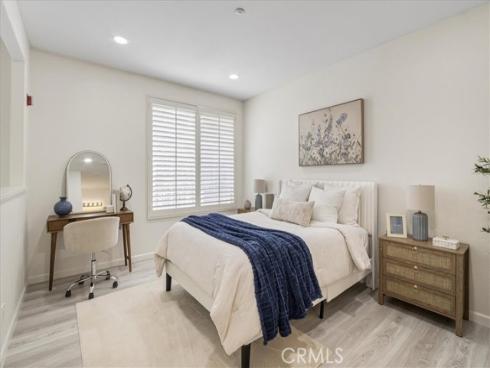 2405  Crescent Oak  , Irvine, CA