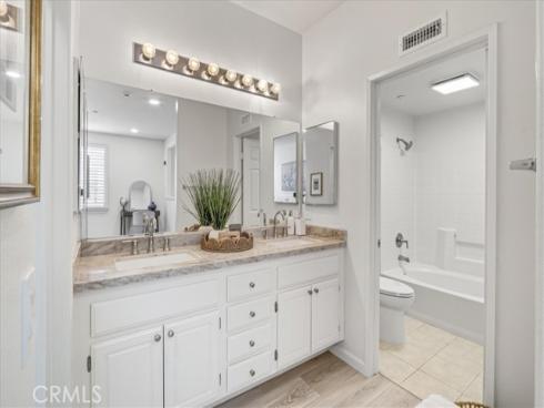 2405  Crescent Oak  , Irvine, CA