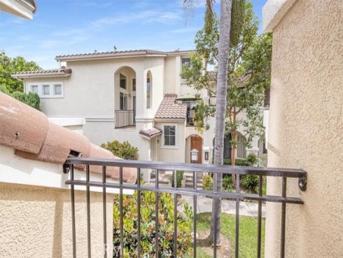 2405  Crescent Oak  , Irvine, CA