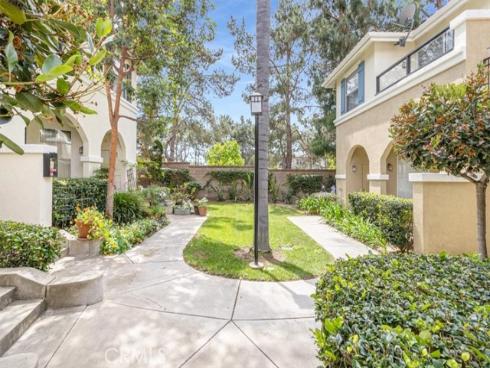 2405  Crescent Oak  , Irvine, CA