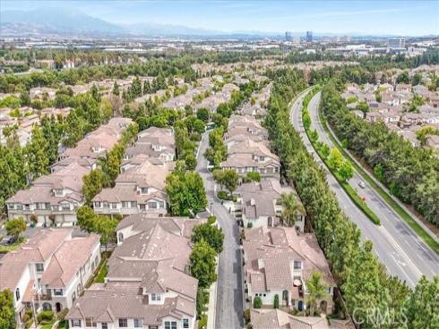 2405  Crescent Oak  , Irvine, CA