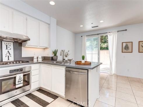 38  Daisy  , Irvine, CA