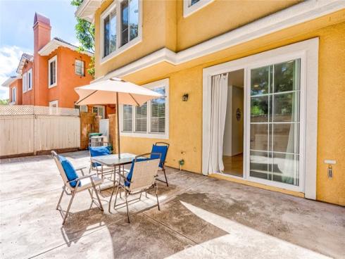 38  Daisy  , Irvine, CA