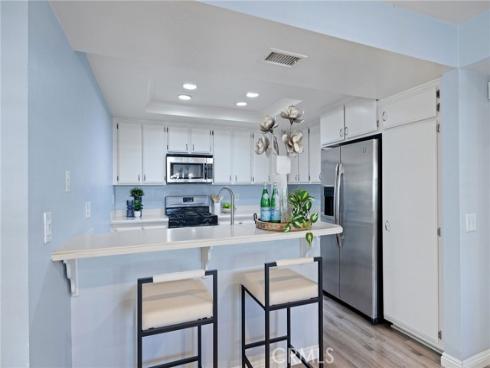 4  Woodleaf  , Irvine, CA