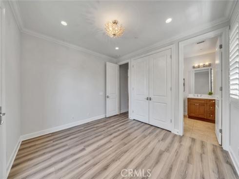 80  Rossmore  , Irvine, CA