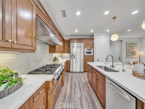 80  Rossmore  , Irvine, CA