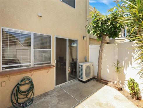 18  Heritage  , Irvine, CA