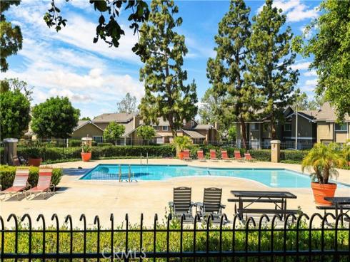 18  Heritage  , Irvine, CA