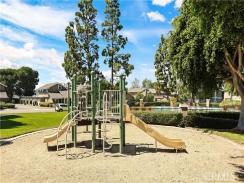 18  Heritage  , Irvine, CA