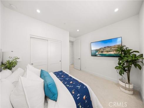 262  Maricopa  , Irvine, CA