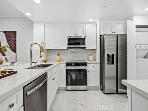 2253  Martin 106#  , Irvine, CA