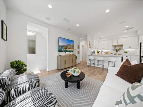 116 Tenor , Irvine, CA