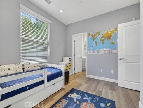 268  Overbrook  , Irvine, CA