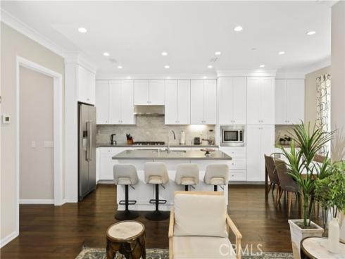 231  Rodeo  , Irvine, CA