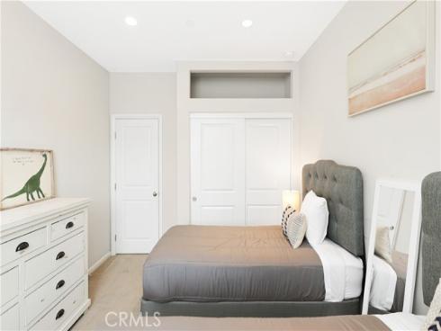 231  Rodeo  , Irvine, CA