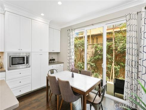 231  Rodeo  , Irvine, CA