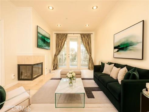 2233  Martin  311 , Irvine, CA