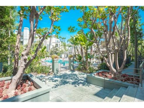 2233  Martin  311 , Irvine, CA