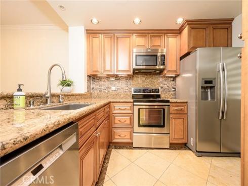 2233  Martin  311 , Irvine, CA