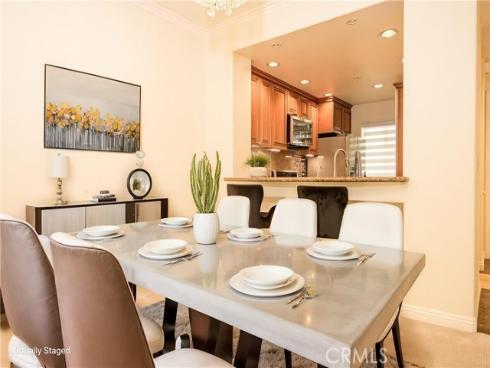 2233  Martin  311 , Irvine, CA