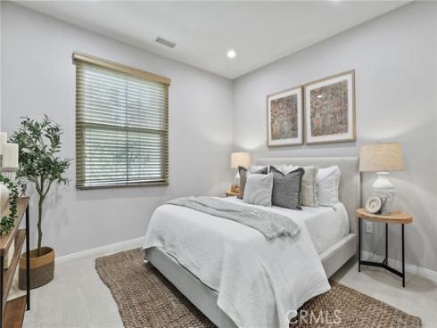 67  Kempton  , Irvine, CA