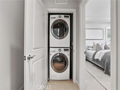 67  Kempton  , Irvine, CA