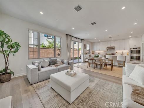 113  Bouquet  , Irvine, CA