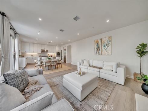 113  Bouquet  , Irvine, CA