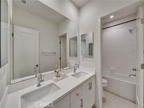 113  Bouquet  , Irvine, CA