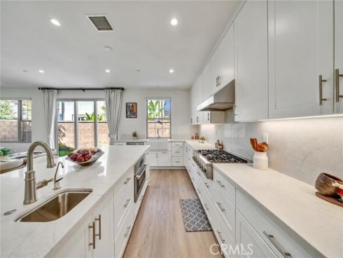 113  Bouquet  , Irvine, CA