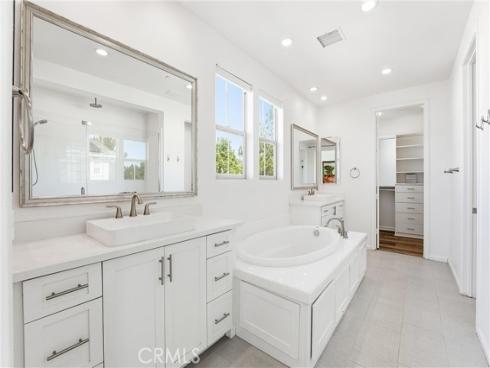 217  Compass  , Irvine, CA