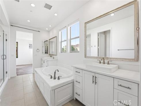 217  Compass  , Irvine, CA