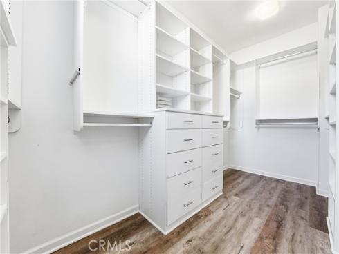 217  Compass  , Irvine, CA