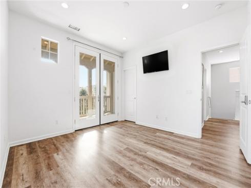 217  Compass  , Irvine, CA