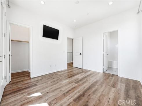 217  Compass  , Irvine, CA